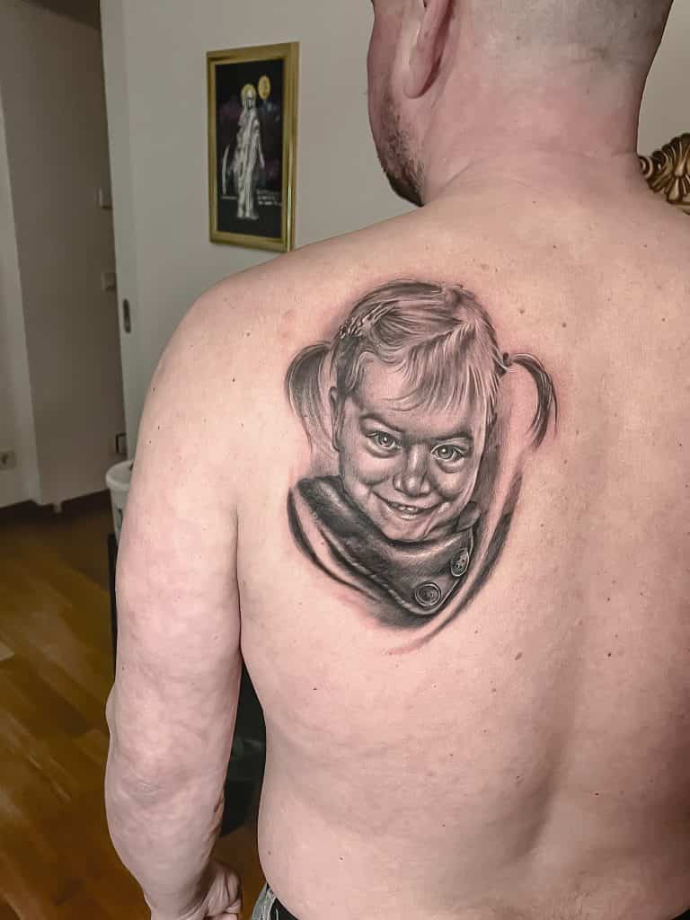 realismus tattoo portrait